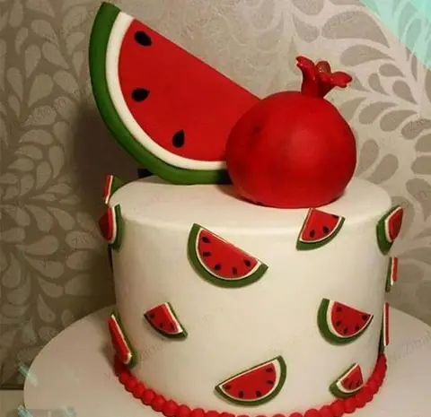 عکس کیک یلدا خانگی