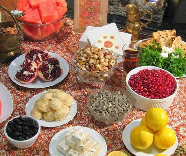 عکس سفره شب یلدا فیک