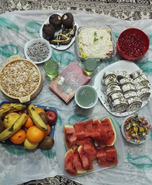 عکس سفره شب یلدا فیک