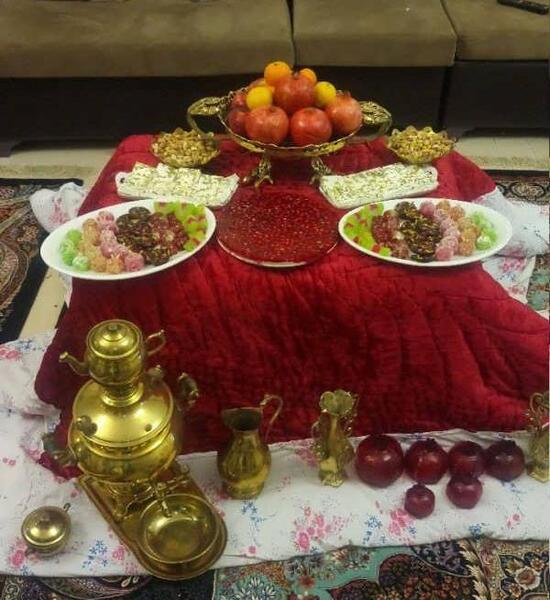 عکس تزیین شب یلدا با کرسی