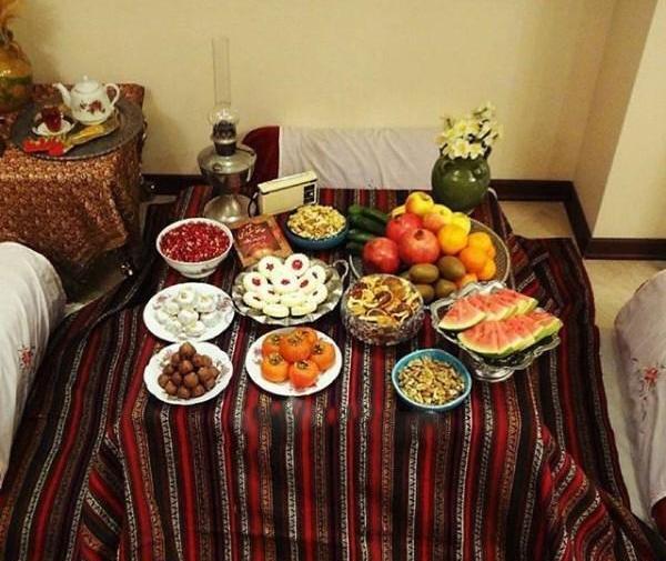 عکس تزیین شب یلدا با کرسی