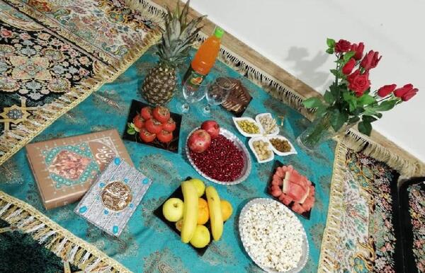 عکس از سفره یلدا ساده