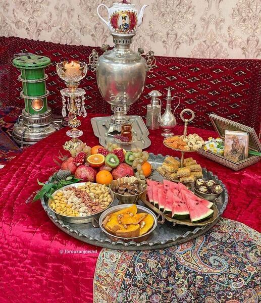 عکس سفره شب یلدا با کرسی