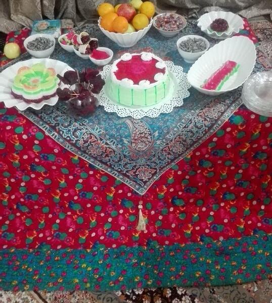 عکس سفره شب یلدا با کرسی