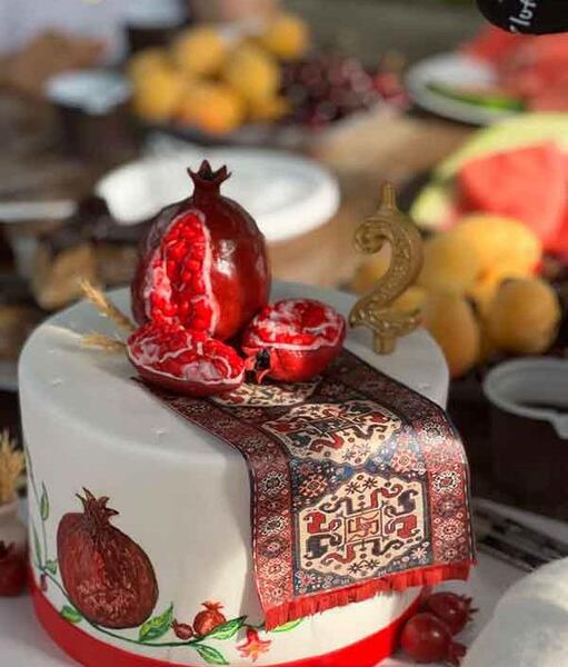 عکس کیک یلدا ساده