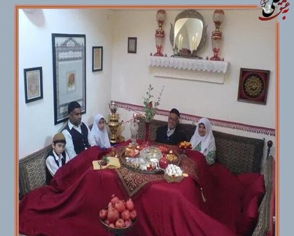 عکس شب یلدا با خانواده
