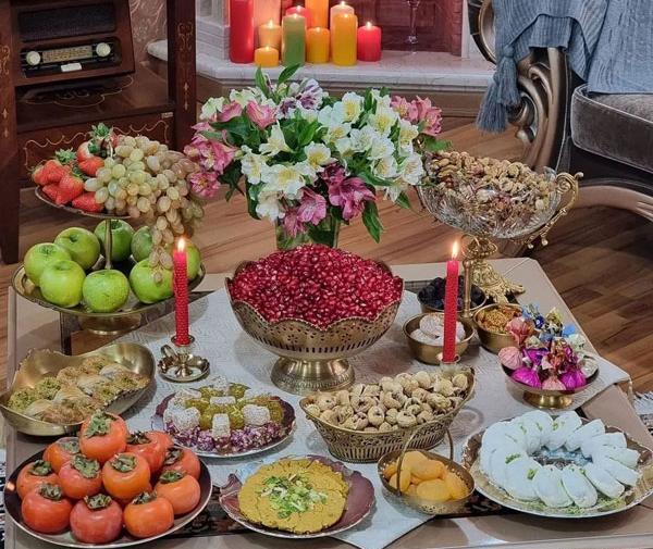 عکس چیدن میز شب یلدا