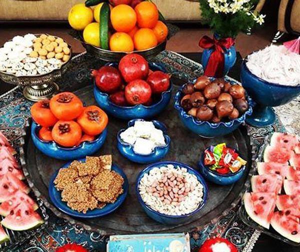 عکس چیدن میز شب یلدا