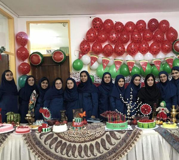 عکس جشن یلدا در مدرسه