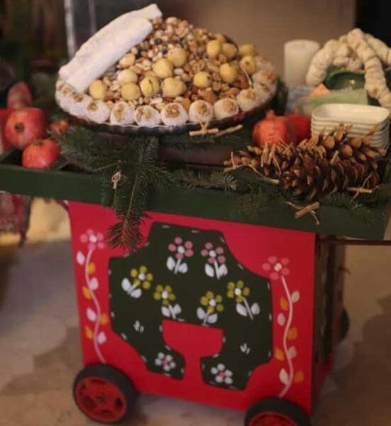 دانلود عکس چیدمان میز شب یلدا