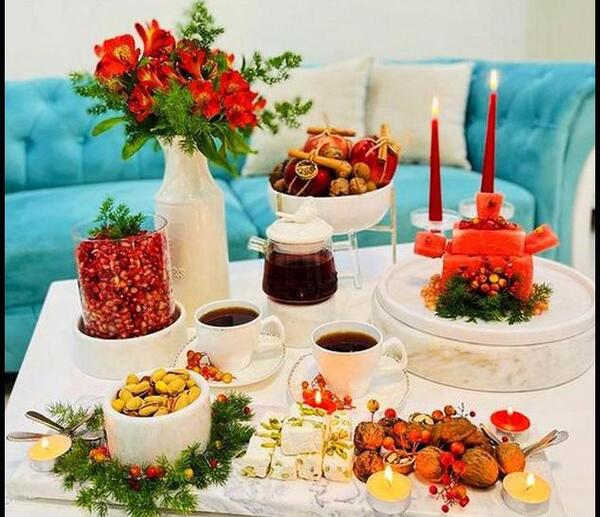 دانلود عکس چیدمان میز شب یلدا