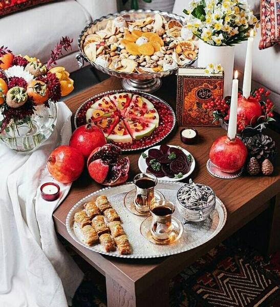 عکس چیدمان میز شب یلدا