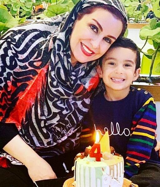 عکس ماه چهره خلیلی و مادربزرگش