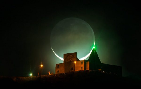عکس هلال ماه در شب