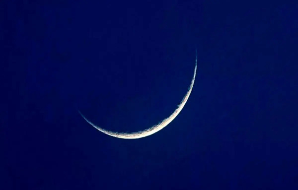 عکس هلال ماه در شب