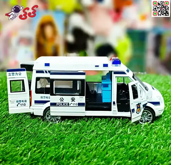 عکس ماشین آمبولانس کارتونی
