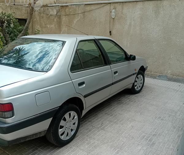 عکس داخل ماشین روا