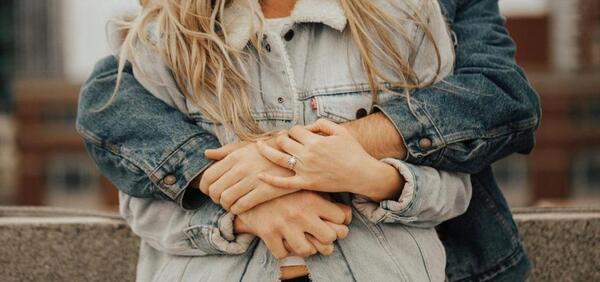 عکس های عاشقانه بغل با متن