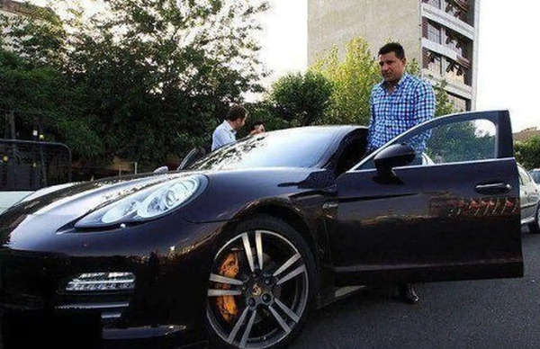 عکس ماشین علی دایی که تصادف کرده