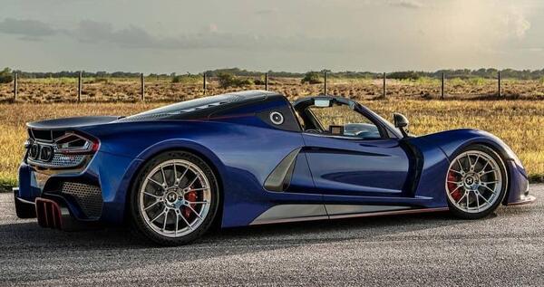 عکس ماشین ونوم