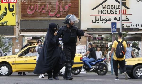 عکس ماشین یگان ویژه ایران
