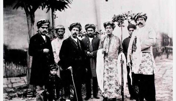 عکس لباس مردان در دوره قاجار