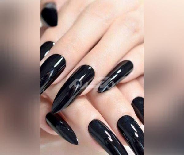 عکس ناخن مشکی براق