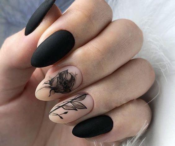 عکس ناخن مشکی براق