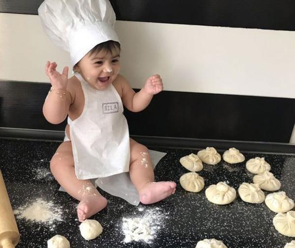 عکس ماهگرد نوزاد پسر با شکلات