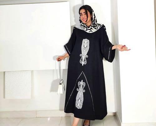 عکس مانتو مشکی بلند دخترانه شیک