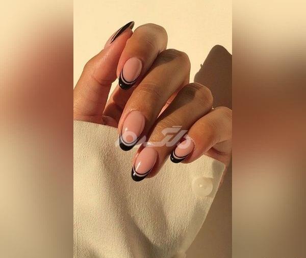 عکس ناخن مشکی طرح دار