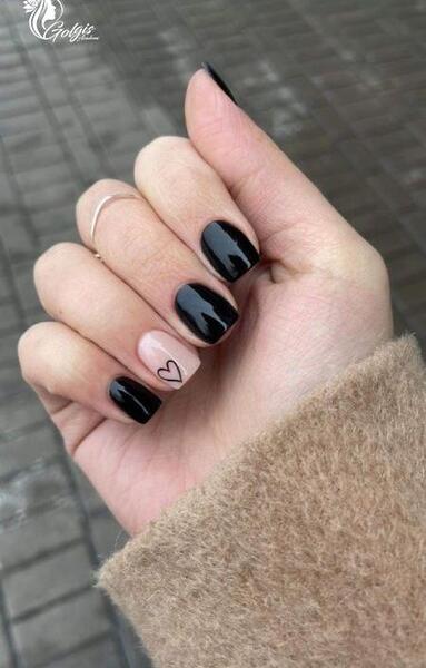 عکس ناخن مشکی کوتاه