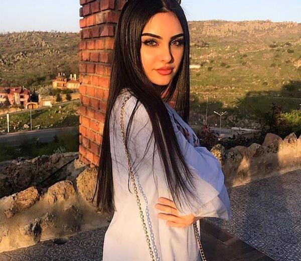 عکس دختر لاتی مشکی