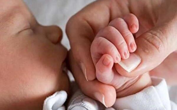 عکس نوزاد تازه متولد شده دوقلو