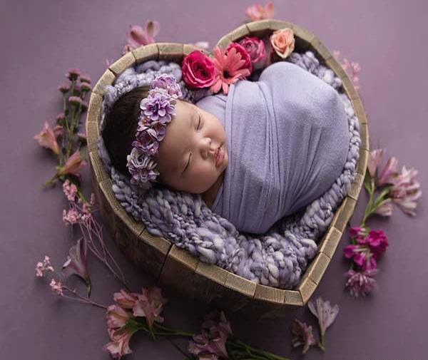 عکس پای نوزاد دختر برای پروفایل