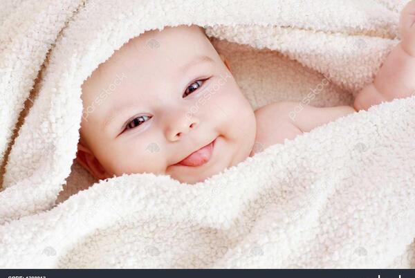 عکس نوزاد با حوله حمام
