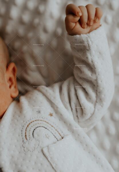 عکس نوزاد با حوله حمام