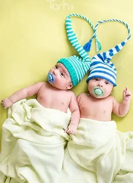 عکس بچه نوزاد دوقلو دختر