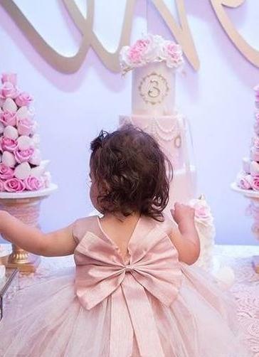 عکس تولد یک سالگی نوزاد دختر