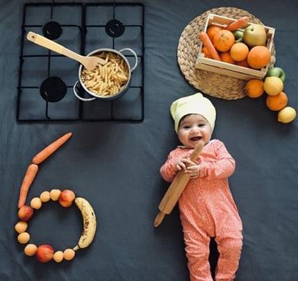 عکس غذاخوری نوزاد