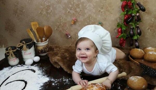 عکس اولین غذای کمکی نوزاد