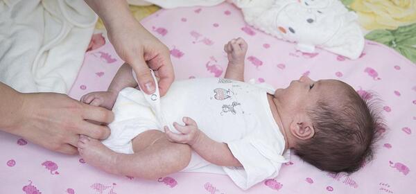 عکس دست نوزاد طبیعی