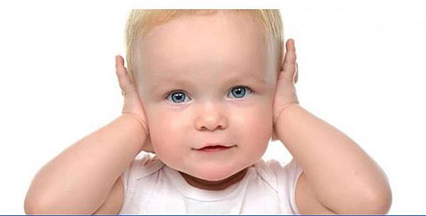 عکس العمل نوزاد به صدا در خواب