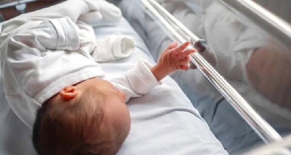 عکس نوزاد نارس شش ماهه