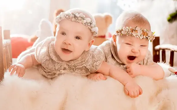 عکس نوزاد دوقلو دختر