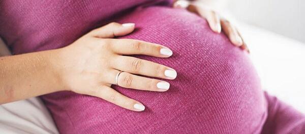 عکس نوزاد در داخل شکم مادر