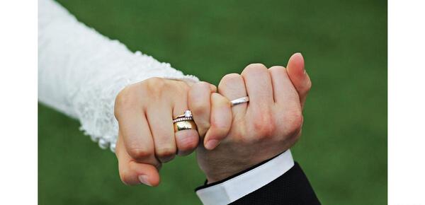 ایده عکس نوزاد با حلقه ازدواج
