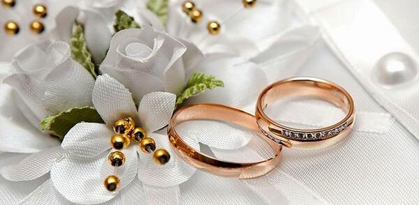 عکس پای نوزاد با حلقه ازدواج