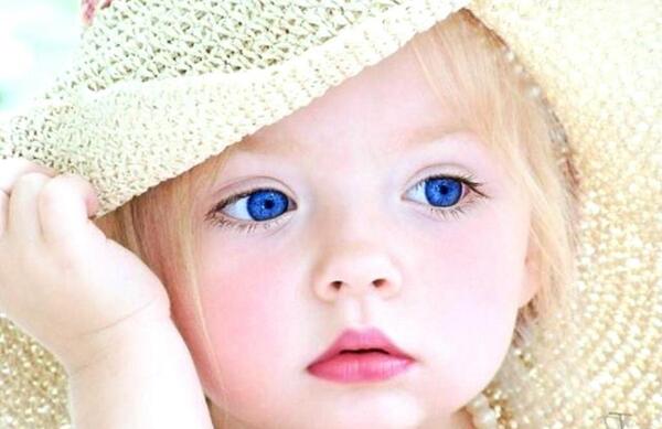 عکس نوزاد های چشم رنگی