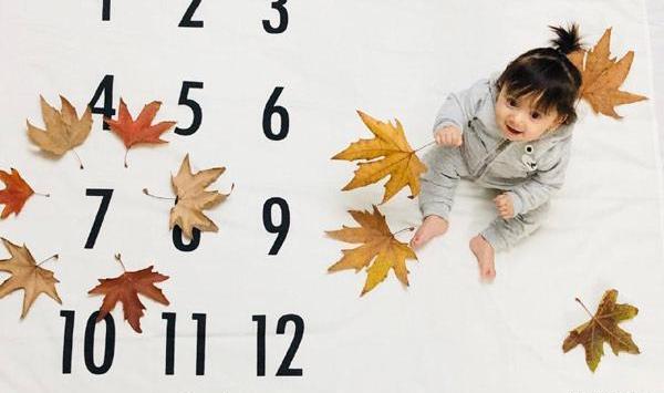عکس ماهگرد نوزاد دختر پاییزی